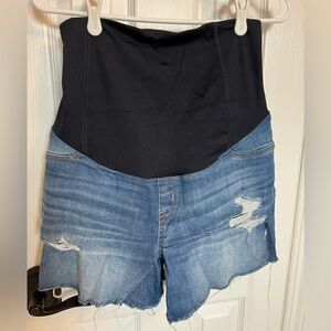 Isabel maternity shorts